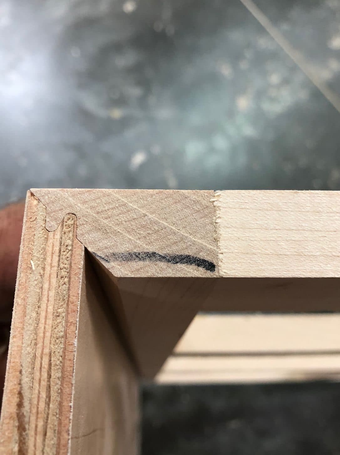 Scarlett Lock Miter Circle T